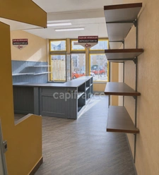 TONNERRE CENTRE-VILLE – IMMEUBLE DE CARACTÈRE AVEC HABITATION + LOCAL COMMERCIAL de 40m2