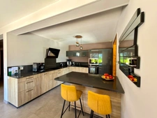 À vendre – Belle maison T5 de 138 m² utiles sur un terrain de 1 035 m² avec piscine à Ayse (74)