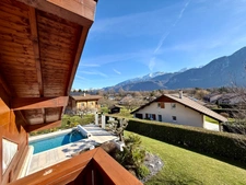 À vendre – Belle maison T5 de 138 m² utiles sur un terrain de 1 035 m² avec piscine à Ayse (74)