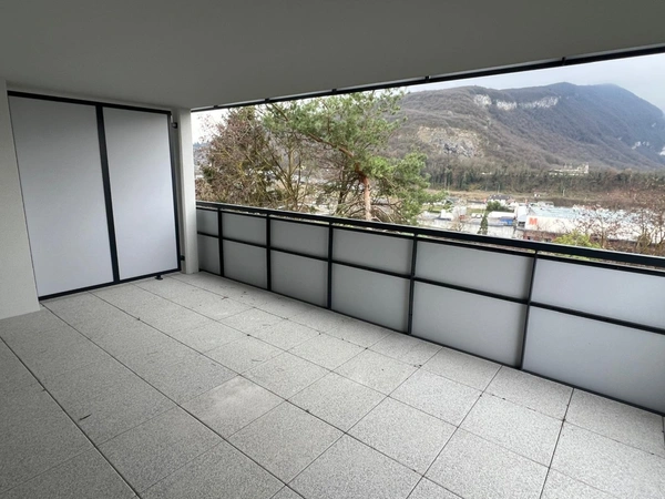 À vendre – Appartement T4 attique traversant de 106,15 m² avec terrasses et vue dégagée à Annemasse (74)
