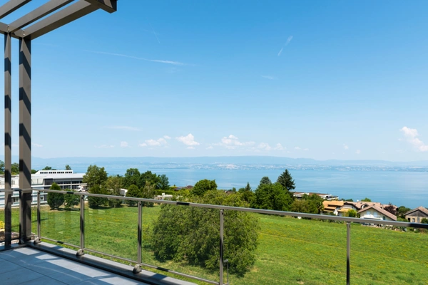 Appartement à vendre 4 pièces Attique Traversant avec Vue Imprenable sur le Lac Léman EVIAN LES BAINS (74)