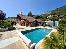 À vendre – Belle maison T5 de 138 m² utiles sur un terrain de 1 035 m² avec piscine à Ayse (74)