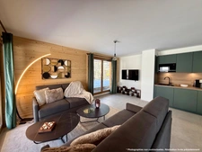 À vendre – Magnifique appartement T4 en duplex de 110,76 m² habitables (127 m² au sol), situé au dernier étage, au cœur du village de Châtel (74)