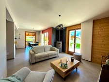 À vendre – Belle maison T5 de 138 m² utiles sur un terrain de 1 035 m² avec piscine à Ayse (74)