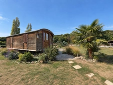 À vendre – Propriété avec maison, installations équestres et piscine à Massongy (74)