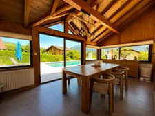 À vendre – Belle maison T5 de 138 m² utiles sur un terrain de 1 035 m² avec piscine à Ayse (74)