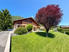 À vendre – Belle maison T5 de 138 m² utiles sur un terrain de 1 035 m² avec piscine à Ayse (74)