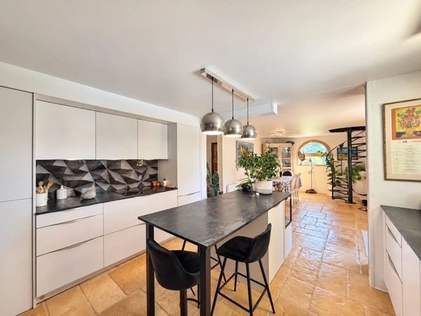 À vendre – Propriété avec maison, installations équestres et piscine à Massongy (74)