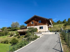 À vendre – Maison de 94,39 m² avec terrasse, jardin et vue sur les chaînes de montagnes à Thyez (74)