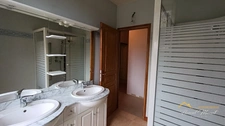 Maison de caractère à rénover dans un village magnifique LARROQUE (81)