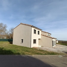 BELLE MAISON NEUVE T5 quartier calme 