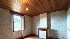 Maison de caractère à rénover dans un village magnifique LARROQUE (81)