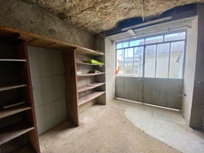 Maison avec vue panoramique et caves troglodytes à Luynes 37230