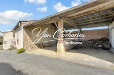 Corps de ferme de 145 m² avec plus de 350 m² de dépendances en pierre à valoriser sur terrain de 6400 m²