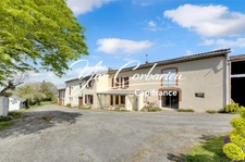 Corps de ferme de 145 m² avec plus de 350 m² de dépendances en pierre à valoriser sur terrain de 6400 m²