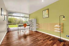 Villa d’architecte de plain-pied au cœur d’un environnement boisé préservé – 209 m² de lumière et d’espace