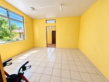 INVESTISSEURS – IMMEUBLE À FORT POTENTIEL AVEC LOCAL COMMERCIAL ET LOGEMENTS