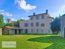 Coup de coeur pour les amoureux de belle demeure à vendre 14 pièces - Elégance, art de vivre - SOUVIGNE (79)