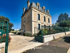 MAISON DE MAITRE AVEC PISCINE à 25 minutes de Niort- 5 CHAMBRES - TERRAIN CLOS DE 1203 M2