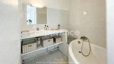 Paris 15th Arrondissement, 3-room apartment – Panoramic view & Eiffel Tower – Triple orientation (West/South/North) 