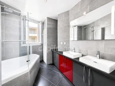 Paris 15 – Bright, dual-aspect 2-room apartment – Georges-Brassens Park