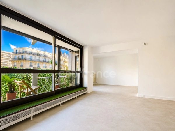 Paris 15e – Appartement familial modulaire rare, triple exposition, très lumineux (150 m²)