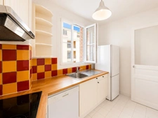 Paris 15 – Bright, dual-aspect 2-room apartment – Georges-Brassens Park