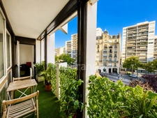 Paris 15th – Rare modular family apartment, triple exposure, very bright (150 m²)