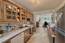Maison familiale de 143 m² avec grand terrain clôturé de 3400 m² - Véranda - Dépendances - Fort potentiel