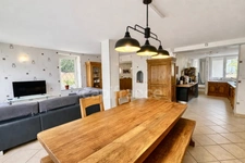 Maison familiale de 143 m² avec grand terrain clôturé de 3400 m² - Véranda - Dépendances - Fort potentiel