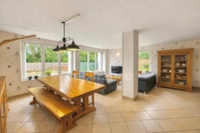 Maison familiale de 143 m² avec grand terrain clôturé de 3400 m² - Véranda - Dépendances - Fort potentiel