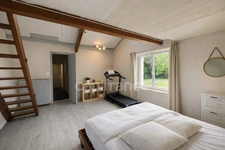 Maison familiale de 143 m² avec grand terrain clôturé de 3400 m² - Véranda - Dépendances - Fort potentiel