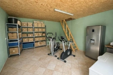 Maison familiale de 143 m² avec grand terrain clôturé de 3400 m² - Véranda - Dépendances - Fort potentiel