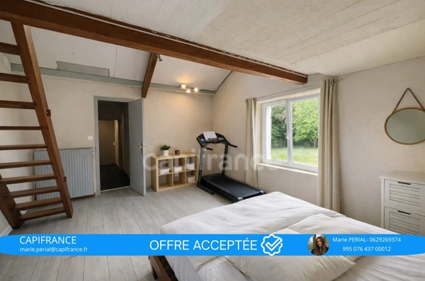 Maison familiale de 143 m² avec grand terrain clôturé de 3400 m² - Véranda - Dépendances - Fort potentiel