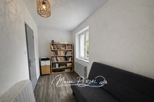 Maison familiale de 143 m² avec grand terrain clôturé de 3400 m² - Véranda - Dépendances - Fort potentiel
