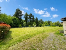 Maison familiale de 143 m² avec grand terrain clôturé de 3400 m² - Véranda - Dépendances - Fort potentiel