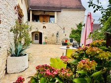Charmante bâtisse 1716 de 186 m² avec séjour de 80 m²