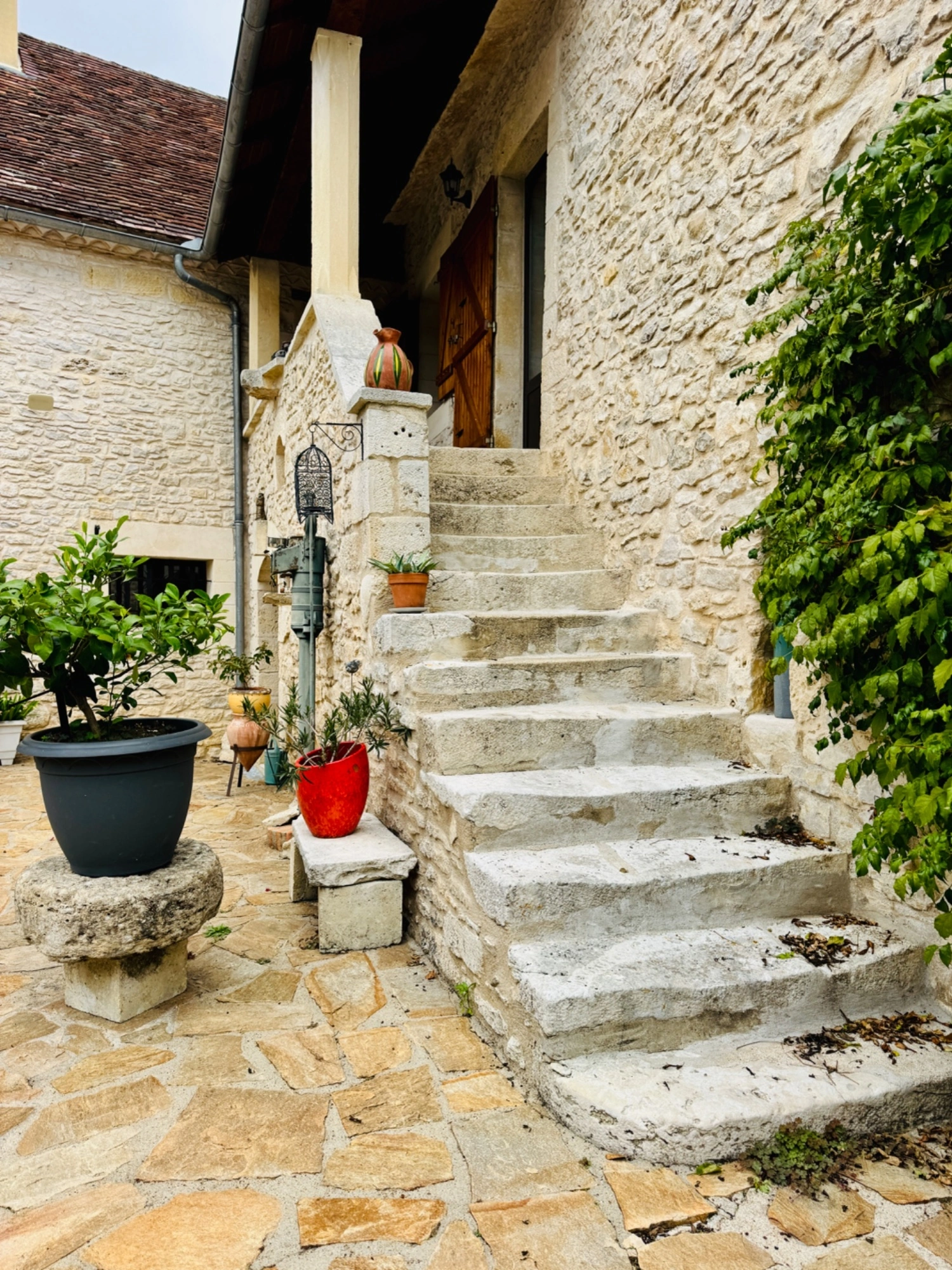 Maison 6 pièces 186 m² · à Coulaures · 186 m² · 300 000 €