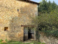 Corps de ferme du XVIIIe siècle, cour intérieure et nombreuses dépendances