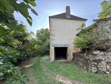Corps de ferme du XVIIIe siècle, cour intérieure et nombreuses dépendances