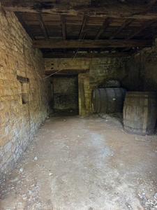 Corps de ferme du XVIIIe siècle, cour intérieure et nombreuses dépendances