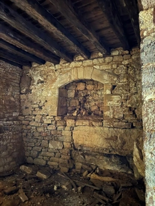 Corps de ferme du XVIIIe siècle, cour intérieure et nombreuses dépendances