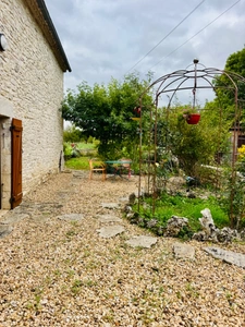 Charmante bâtisse 1716 de 186 m² avec séjour de 80 m²