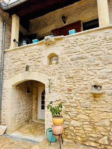 Charmante bâtisse 1716 de 186 m² avec séjour de 80 m²