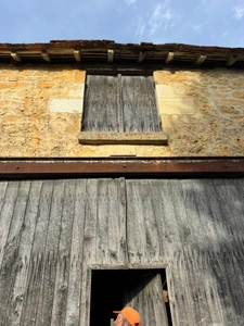Corps de ferme du XVIIIe siècle, cour intérieure et nombreuses dépendances