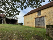 Corps de ferme du XVIIIe siècle, cour intérieure et nombreuses dépendances
