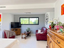 Villa Contemporaine de 2019 – Piscine, Vue Dégagée 