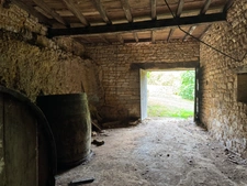 Corps de ferme du XVIIIe siècle, cour intérieure et nombreuses dépendances