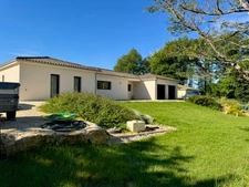 Maison de plain-pied récente - 4 chambres, piscine SAVIGNAC LES EGLISES (24)