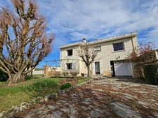 24100 - BERGERAC - MAISON INDIVIDUELLE 5 PIECES - 2 GARAGES - 2 PUITS - TERRAIN DIVISIBLE DE 970 M2 